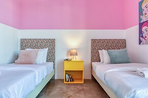 The Pop House 2-BR Apt in Mar Mkhayel