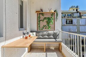 The Pop House 2-BR Apt in Mar Mkhayel