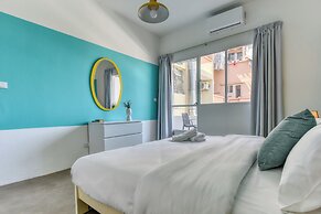 The Pop House 2-BR Apt in Mar Mkhayel