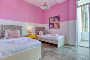 The Pop House 2-BR Apt in Mar Mkhayel