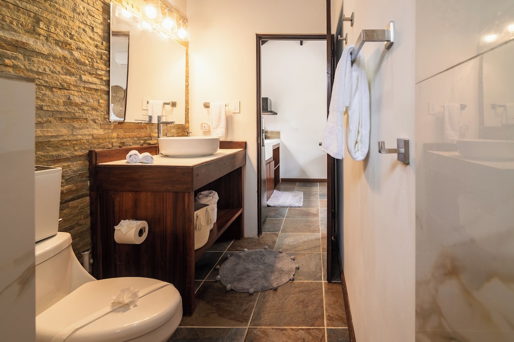 2 Blu Moons Boutique Hotel & Retreat
