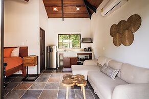 2 Blu Moons Boutique Hotel & Retreat
