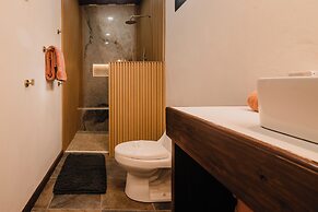 2 Blu Moons Boutique Hotel & Retreat