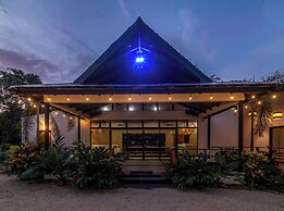 2 Blu Moons Boutique Hotel & Retreat