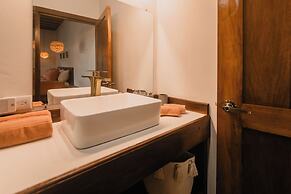 2 Blu Moons Boutique Hotel & Retreat