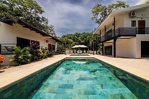 2 Blu Moons Boutique Hotel & Retreat