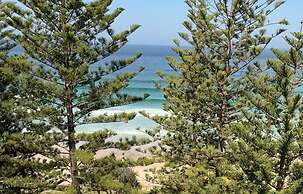 Absolute Burleigh Beachfront - Stylish 2BR Oceanview Stay