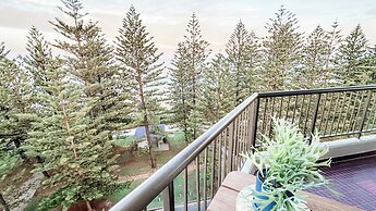 Absolute Burleigh Beachfront - Stylish 2BR Oceanview Stay