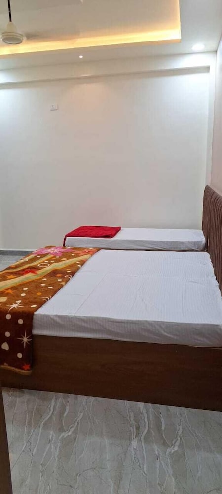 Hotel Keshav