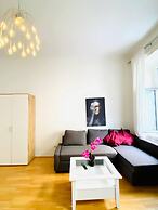 2BR Apartment Close to Stadthalle