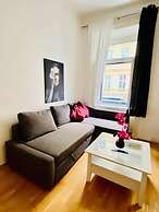 2BR Apartment Close to Stadthalle