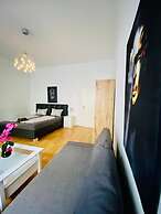2BR Apartment Close to Stadthalle