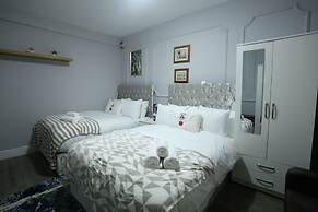 Heathrow roomzzzz B&B