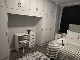 Heathrow roomzzzz B&B