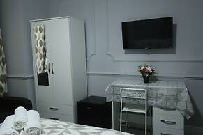 Heathrow roomzzzz B&B