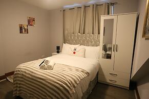 Heathrow roomzzzz B&B