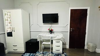 Heathrow roomzzzz B&B