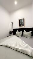 Budget 1BR Apt with Living Room AKH