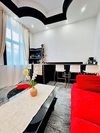 Budget 1BR Apt with Living Room AKH