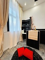 Budget 1BR Apt with Living Room AKH