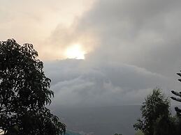 Hotel Sunrise, Panchgani