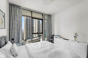 1BR Skyline Views Dubai Creek Harbour