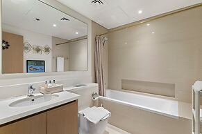 Elegant 1BR with Panoramic Views