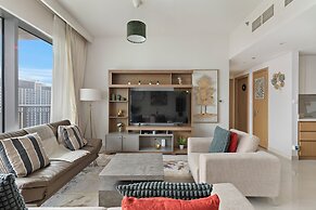Elegant 1BR with Panoramic Views