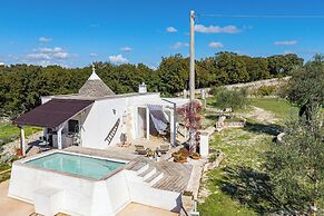 Trullo Conosolo With Pool