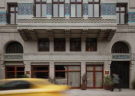 Hovagimyan Hotel and Suites