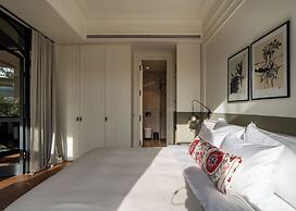 Hovagimyan Hotel and Suites