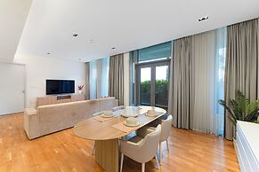 Bluewaters Island 1BR Sea & Ain View