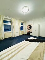 Luxury 7 Bedroom Apartment Sleeps 16