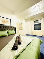 Luxury 7 Bedroom Apartment Sleeps 16