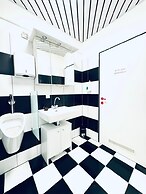 Luxury 7 Bedroom Apartment Sleeps 16