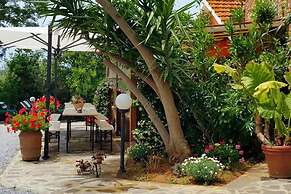 Suite Orchidea Seaside and Pool