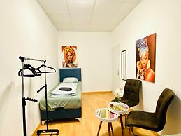 Cozy 3 Bedroom Apartment in Quiet Area