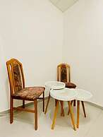 Cozy 3 Bedroom Apartment in Quiet Area
