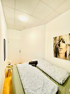 Cozy 3 Bedroom Apartment in Quiet Area