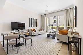 Stylish 2BR with Beach Access