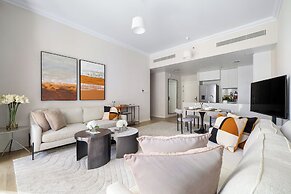 Stylish 2BR with Beach Access