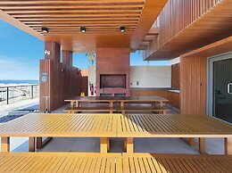 Stylish 2BR with Beach Access