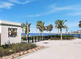 Stylish 2BR with Beach Access
