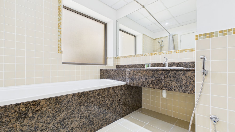 Spacious 2 BR with Sea & Marina View