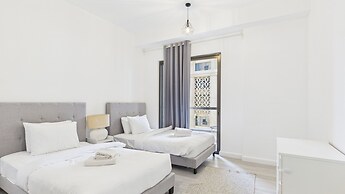 Spacious 2 BR with Sea & Marina View