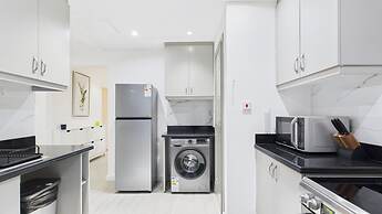 Spacious 2 BR with Sea & Marina View