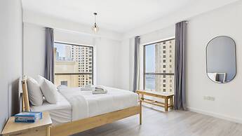 Spacious 2 BR with Sea & Marina View
