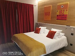 WORLD HOTEL