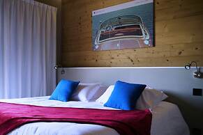 WORLD HOTEL