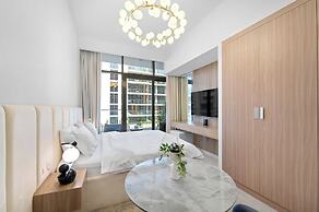Stylish Studio with Garden Views